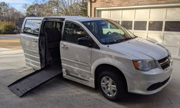 Used 2011 Dodge Grand Caravan BRAUN ENTERVAN Wheelchair Van