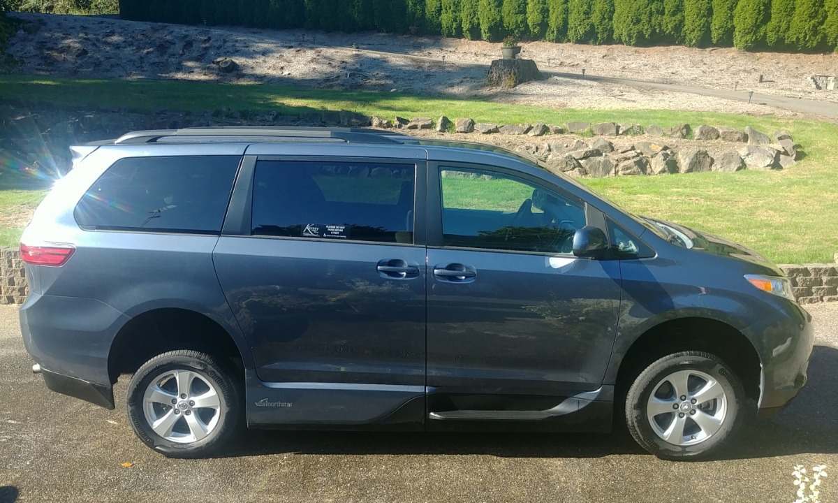 Used 2015 Toyota Sienna LE Wheelchair Van