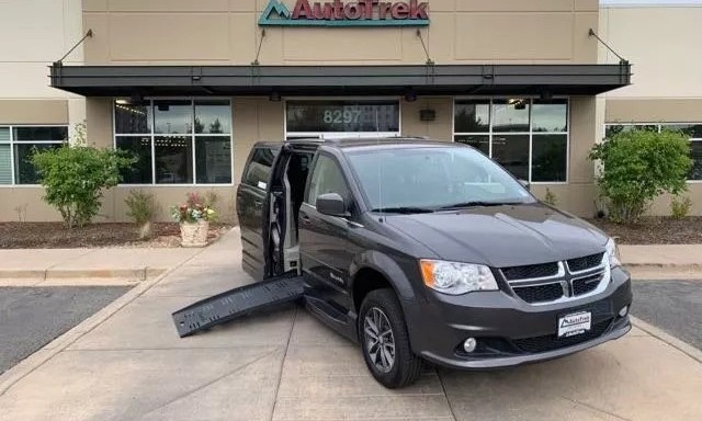 Used 2017 Dodge Grand Caravan SXT Wheelchair Van