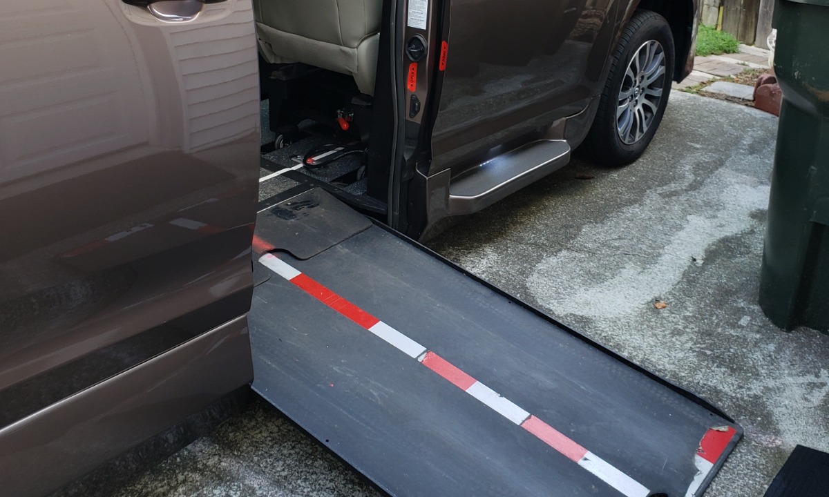 Used 2019 Toyota Sienna XLE Wheelchair Van