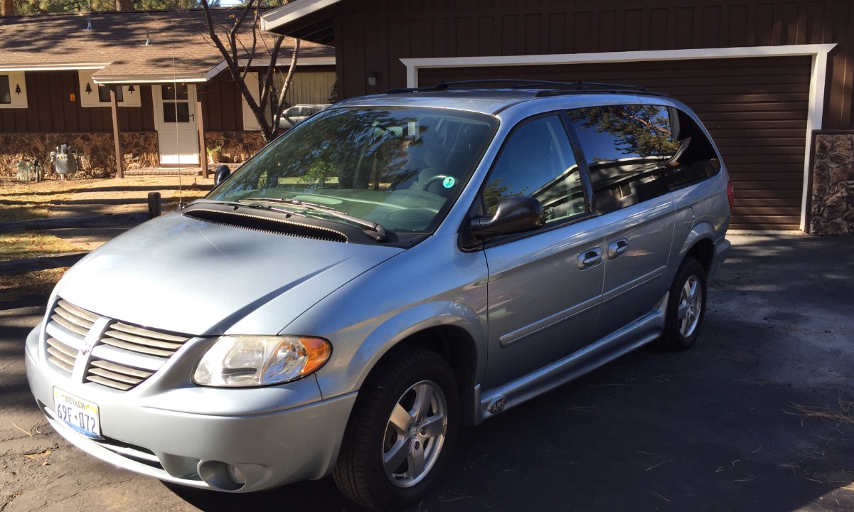 Used 2005 Dodge Grand Caravan SXT Wheelchair Van