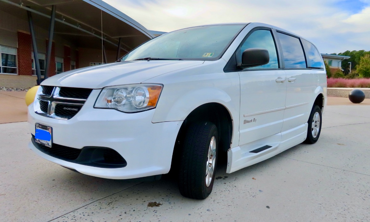 Used 2011 Dodge Grand Caravan SXT Wheelchair Van