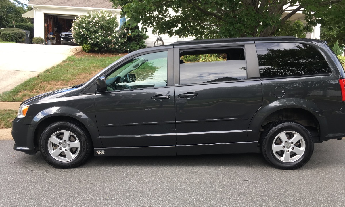 Used 2012 Dodge Grand Caravan SXT Wheelchair Van