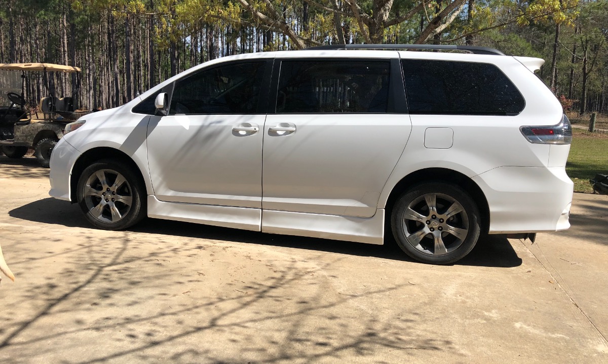 Used 2011 Toyota Sienna SE Wheelchair Van