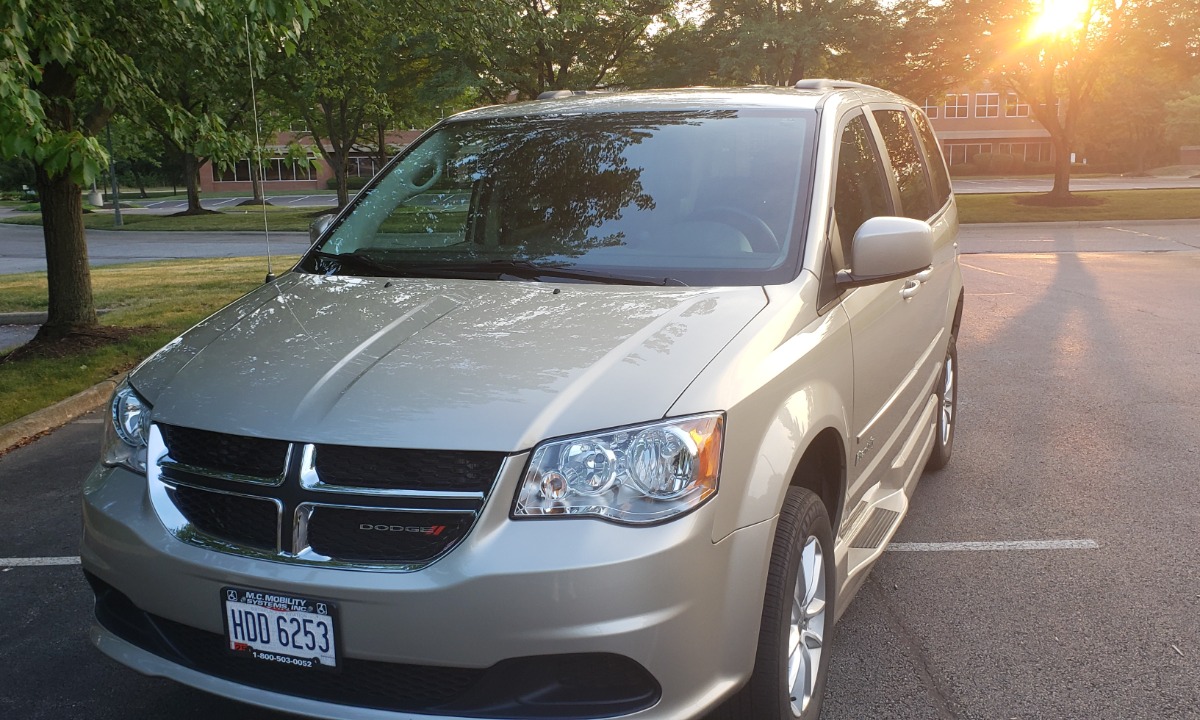 Used 2016 Dodge Caravan SXT Braun Companion SXT Wheelchair Van