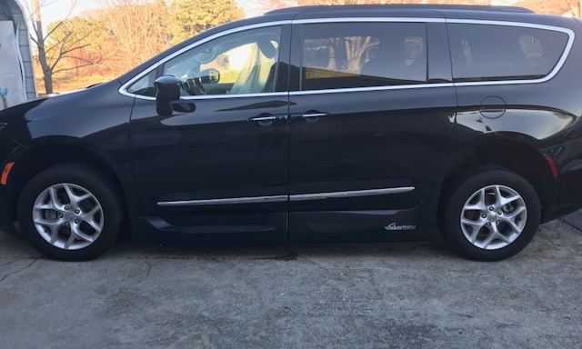 Used 2017 Chrysler Pacifica TOURING-L Wheelchair Van