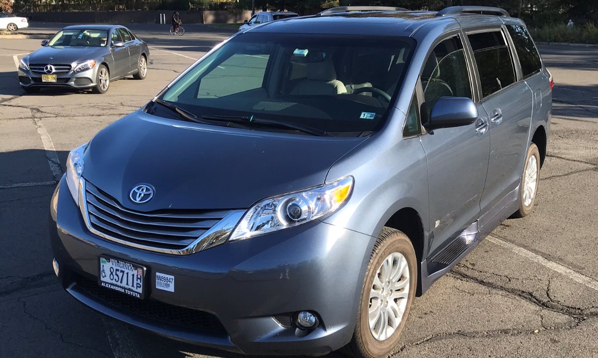 Used 2017 Toyota Sienna XLE Wheelchair Van
