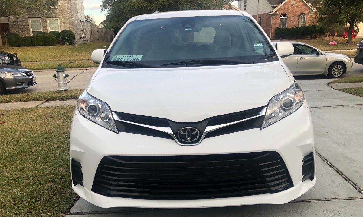 Used 2018 Toyota Sienna LE Wheelchair Van