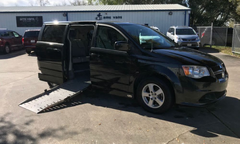 Used 2011 Dodge Grand Caravan MAINSTREET Wheelchair Van