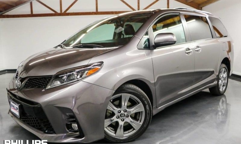 Used 2018 Toyota Sienna SE Wheelchair Van