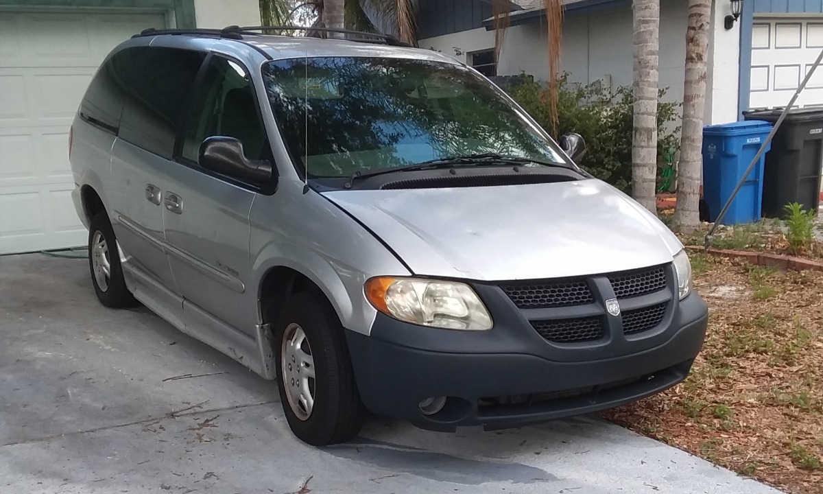Used Manual Ramp Mobility Classified for Sale on a 2001 Dodge CARAVAN
