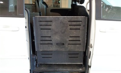 Used Manual Ramp Mobility Classified for Sale on a 2012 Dodge Caravan