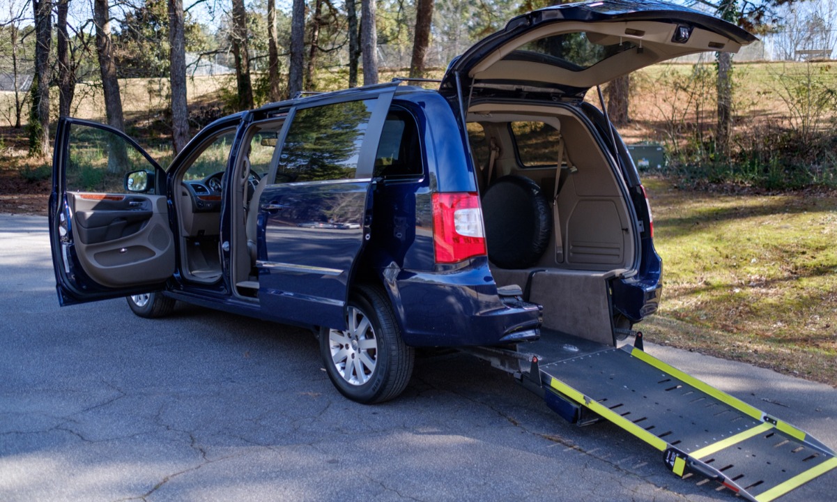Used Manual Ramp Mobility Classified for Sale on a 2016 Chrysler Town